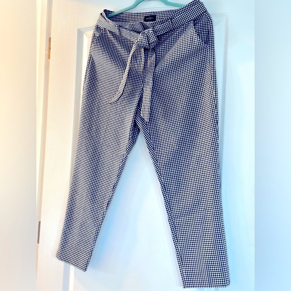 White House Black Market Black and White Cropped Pants